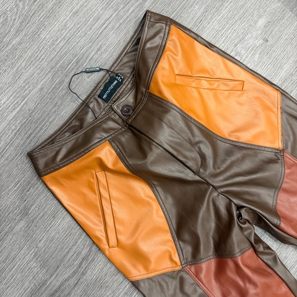 Pretty Little Thing Faux Leather Pants Size 4 - Picture 2 of 3